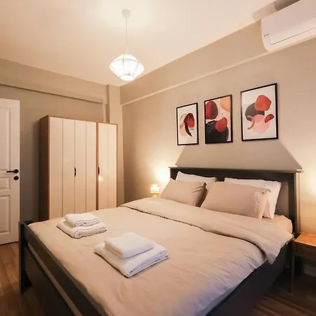 Modern, 3br, Location